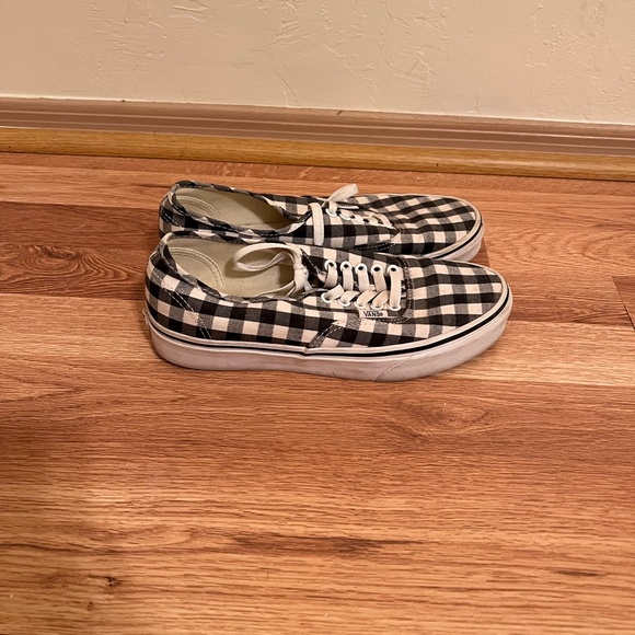 vans - Picture 2 of 2